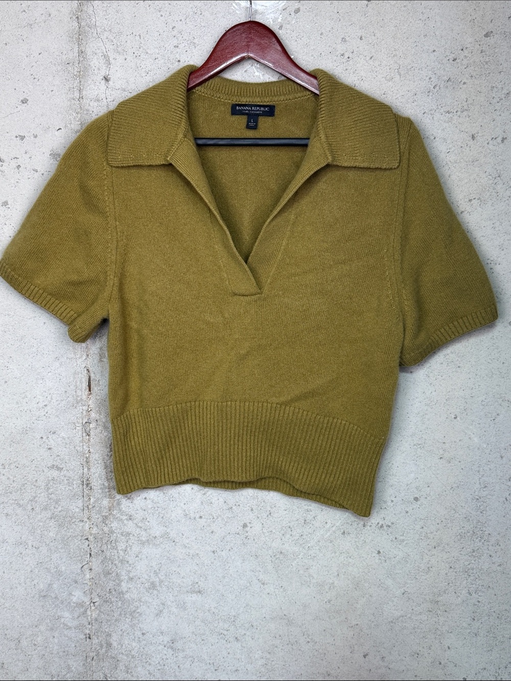 Banana Republic 100% Cashmere
Collared Short Sleeve Sweater OLIVE GREEN sz L - Picture 3 of 9